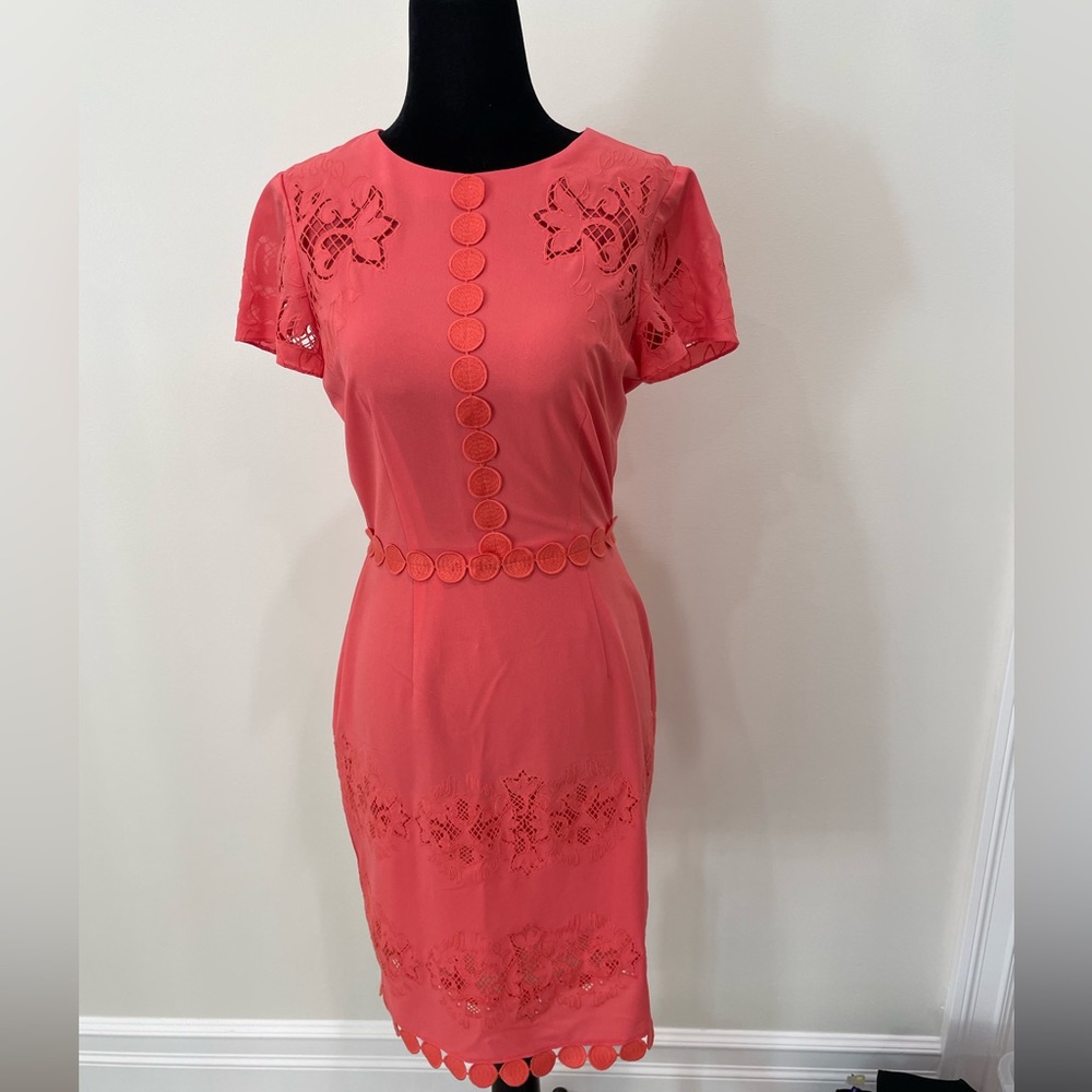 Women’s dress size 2